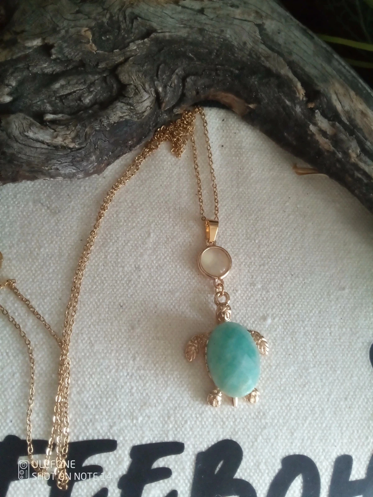 Long turtle necklace in natural amazonite and mother-of-pearl stones – photo 3